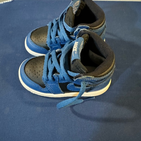 Air Jordan 1 (toddler) 6c - Picture 3 of 5